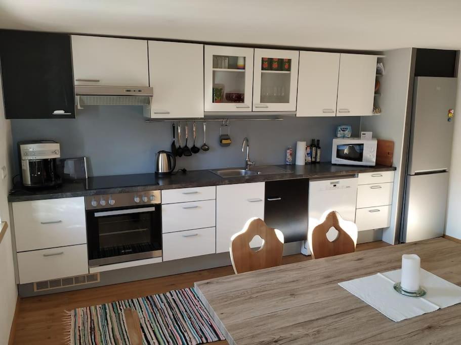 Upcycling Appartement Fischl - Nachhaltig Und Kreativ Wohnen Fuer Gross Und Klein Єнбах Екстер'єр фото